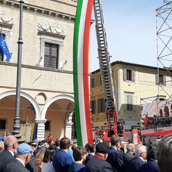 2024-06-02-Festa della Repubblica-Tricolore Piazza del Popolo Pesaro