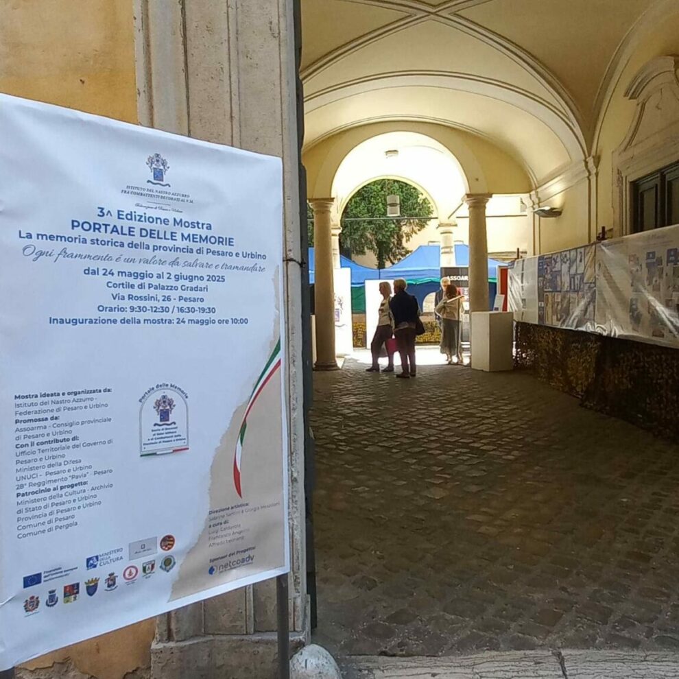 2025-05-24 Inaugurazione 3 edizione mostra Portale delle Memorie presso il cortile di Palazzo Gradari-ingresso