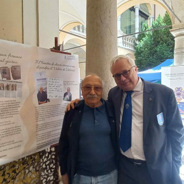 2025-05-24 Inaugurazione 3 edizione mostra Portale delle Memorie presso il cortile di Palazzo Gradari-Alfredo Leonardi e Tullio Martini