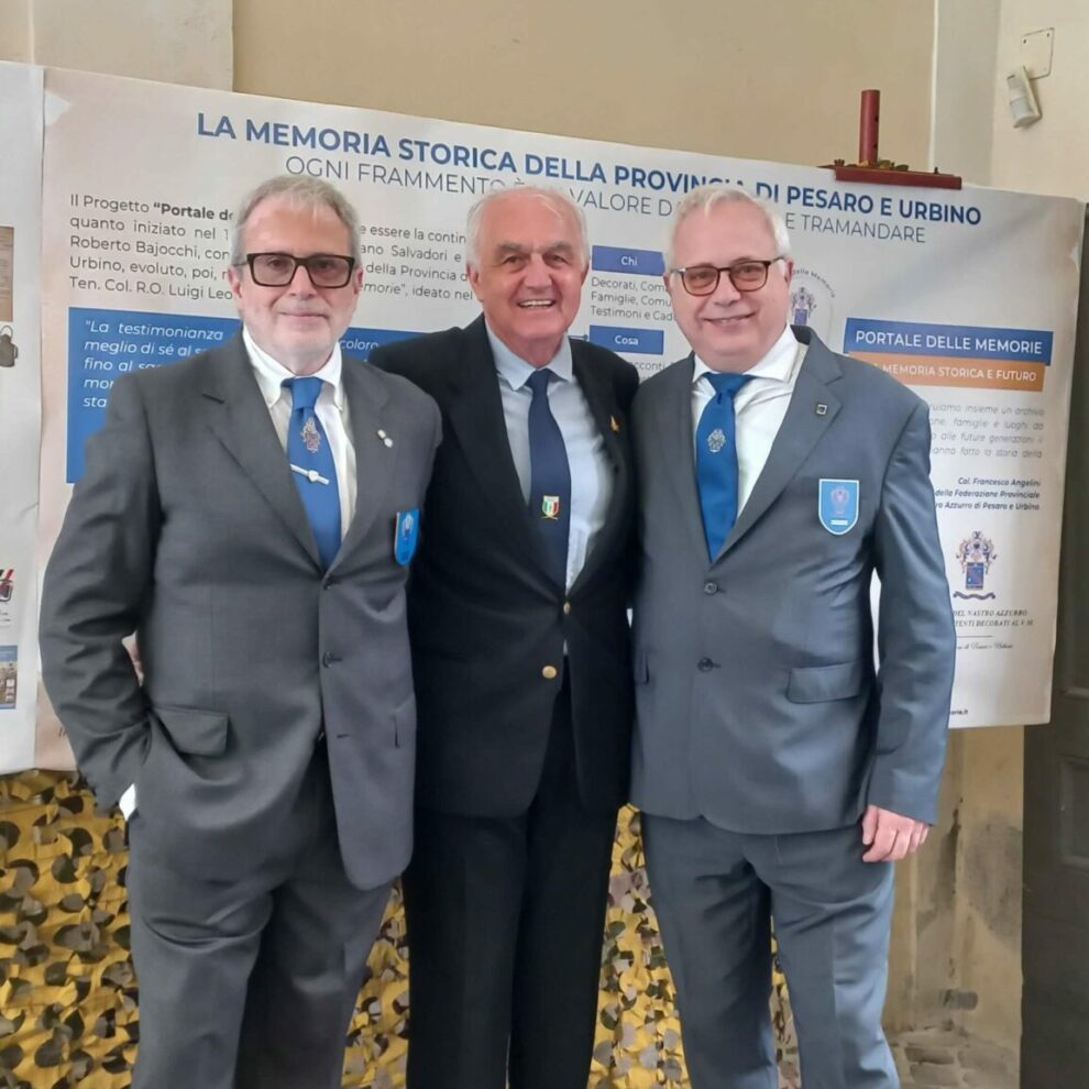 2025-05-24 Inaugurazione 3 edizione mostra Portale delle Memorie presso il cortile di Palazzo Gradari-Col. Francesco Angelini, Crescentini, Alfredo Leonardi