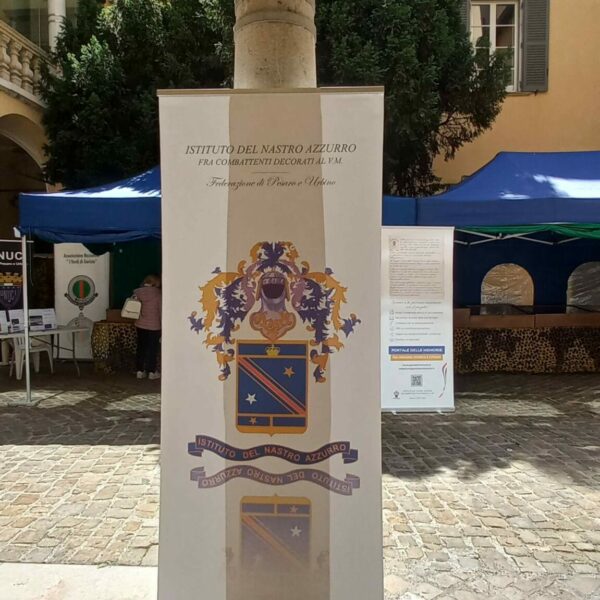 2025-05-24 Inaugurazione 3 edizione mostra Portale delle Memorie presso il cortile di Palazzo Gradari-Istituto del Nastro Azzurro
