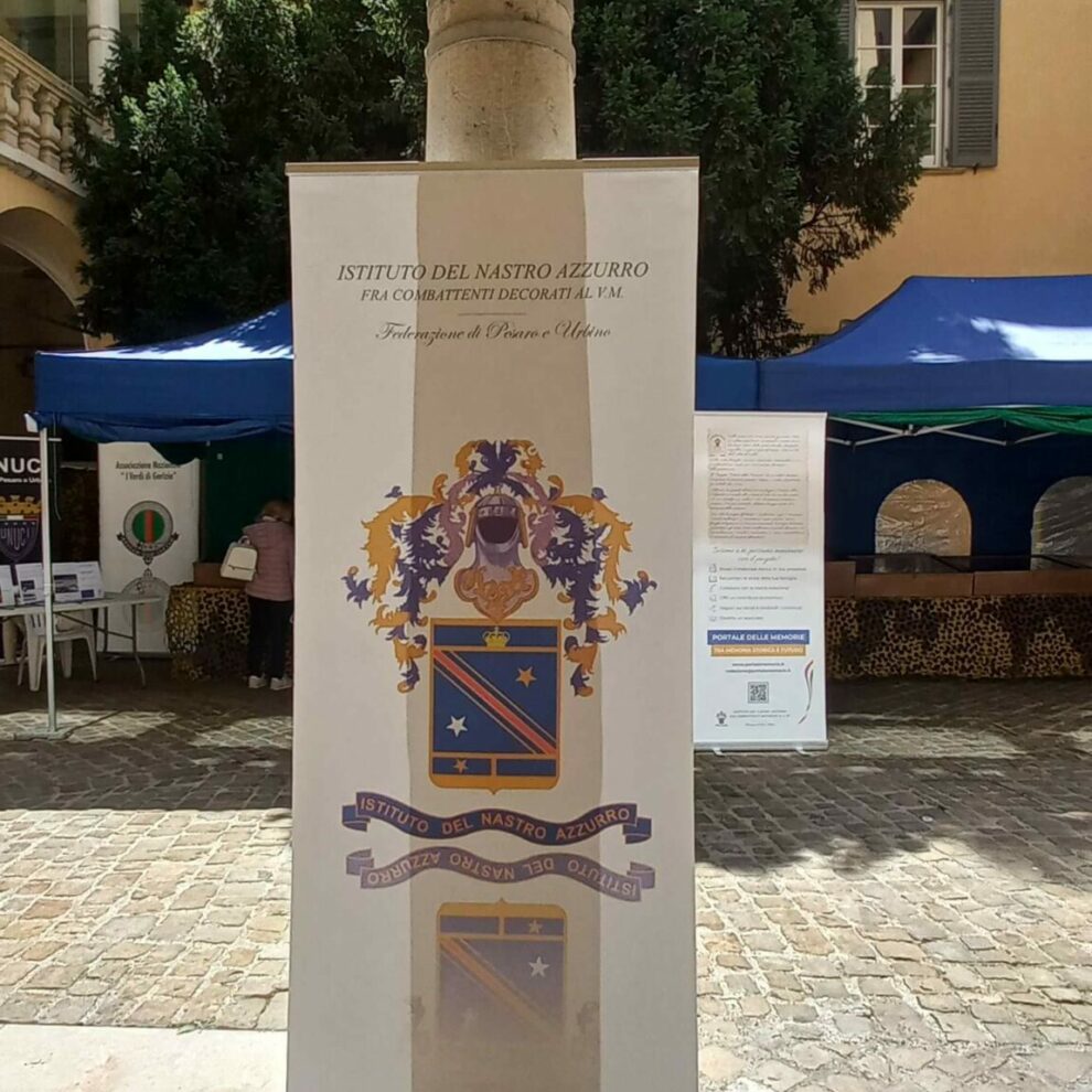 2025-05-24 Inaugurazione 3 edizione mostra Portale delle Memorie presso il cortile di Palazzo Gradari-Istituto del Nastro Azzurro