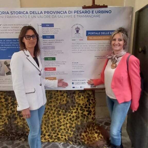 2025-05-24 Inaugurazione 3 edizione mostra Portale delle Memorie presso il cortile di Palazzo Gradari-NetcoADV sponsor e direzione artistica