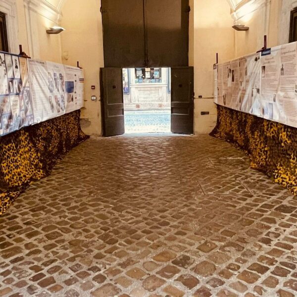 2025-05-24 Inaugurazione 3 edizione mostra Portale delle Memorie presso il cortile di Palazzo Gradari-Pannelli