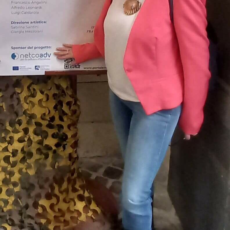 2025-05-24 Inaugurazione 3 edizione mostra Portale delle Memorie presso il cortile di Palazzo Gradari-NetcoADV sponsor e direzione artistica