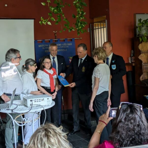 20250614-Lassù dove volano gli eroi-Consegna del Labaretto ai familiari