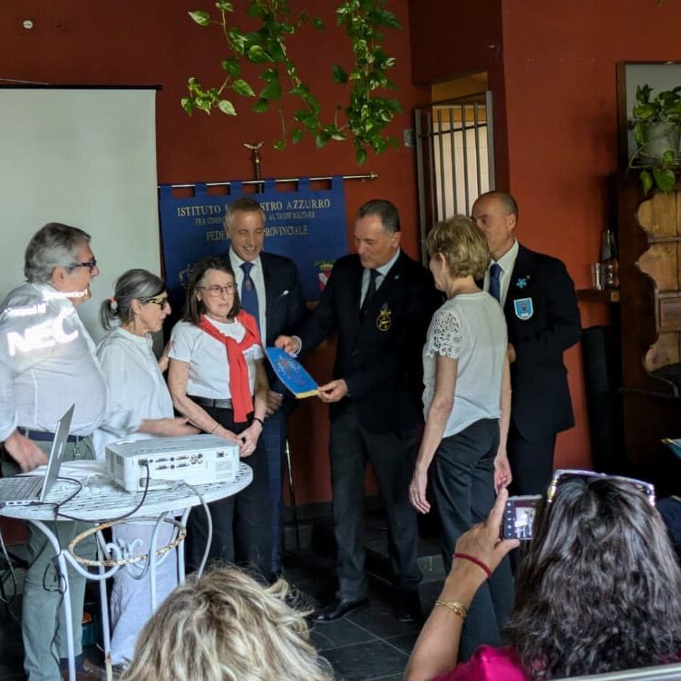 20250614-Lassù dove volano gli eroi-Consegna del Labaretto ai familiari