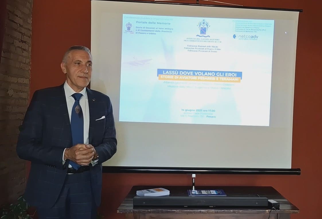 Il Magg. dei Carabinieri MAVM Claudio Fiori, Presidente dell'Istituto del Nastro Azzurro Federazione Marche Il Magg. dei Carabinieri MAVM Claudio Fiori, Presidente dell'Istituto del Nastro Azzurro Federazione Marche - Evento "Lassù dove volano gli eroi"